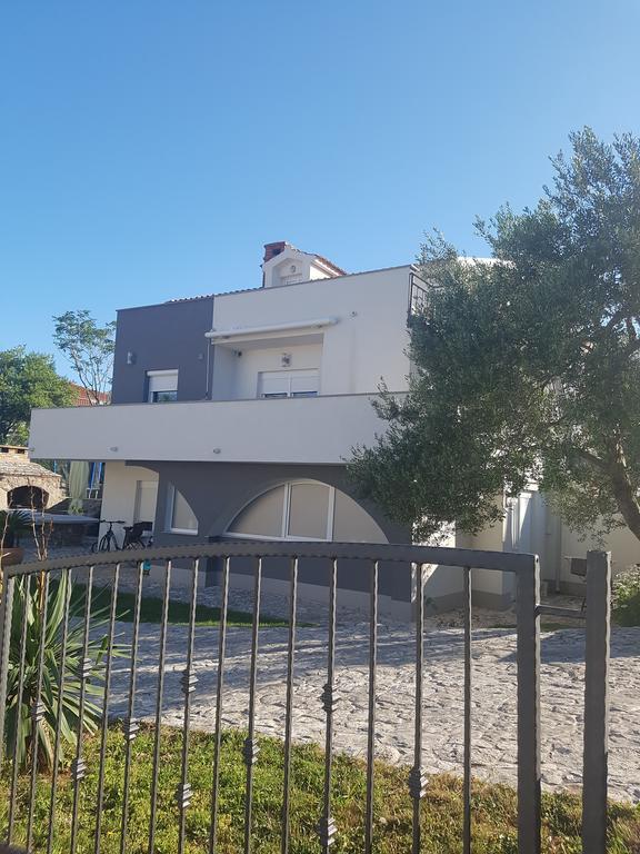 Apartments Maksim And Timon Krk Town Eksteriør billede